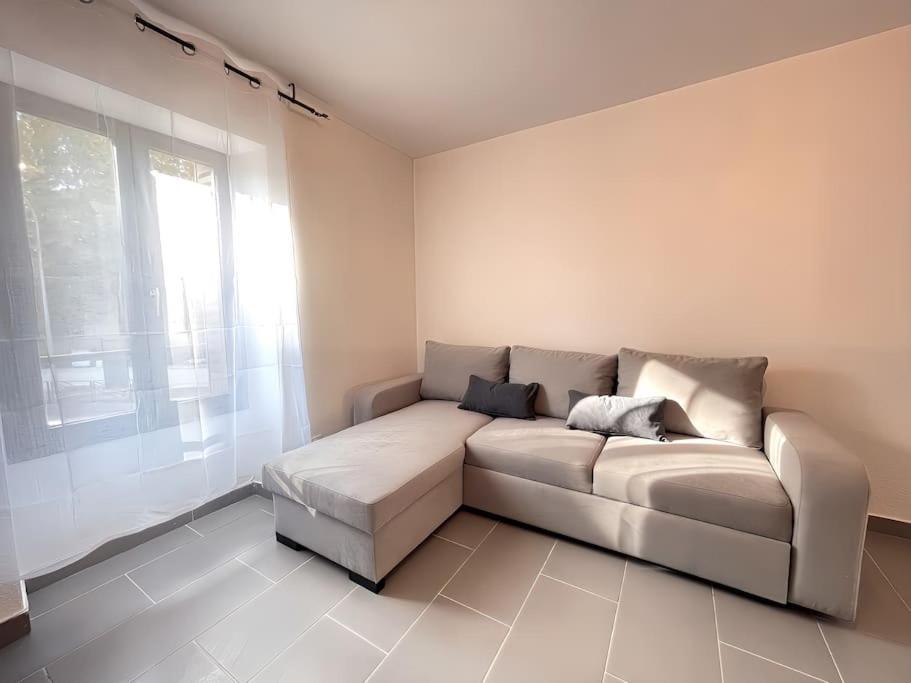Cherpin Confort Urbain 1Er Etage Roanne Esterno foto