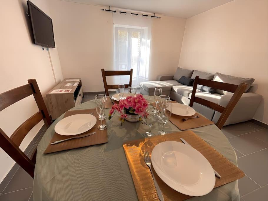 Cherpin Confort Urbain 1Er Etage Roanne Esterno foto